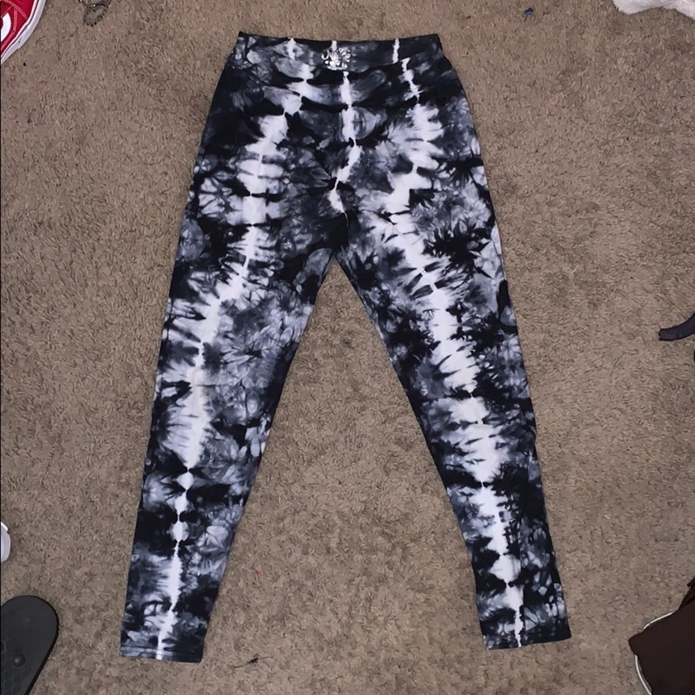 Black and White Tie Dye Leggings